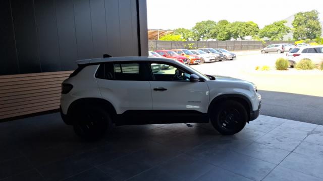 Jeep Avenger image 6