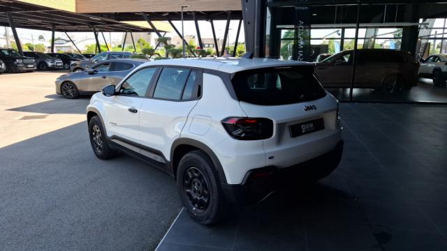 Jeep Avenger image 9