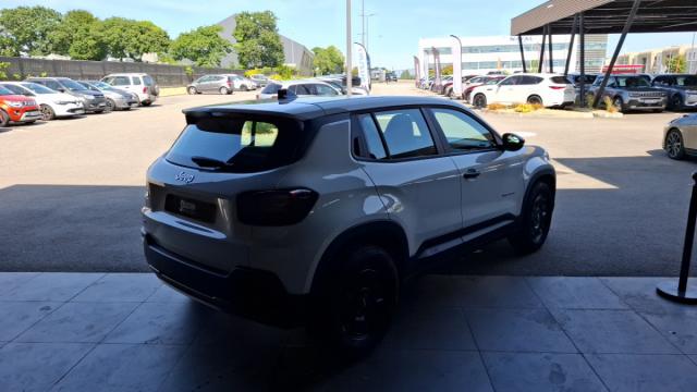 Jeep Avenger image 1