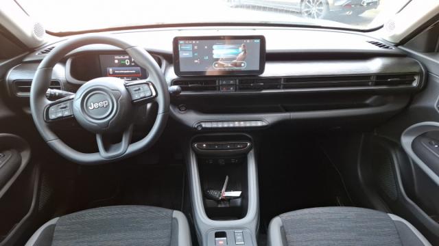 Jeep Avenger image 7