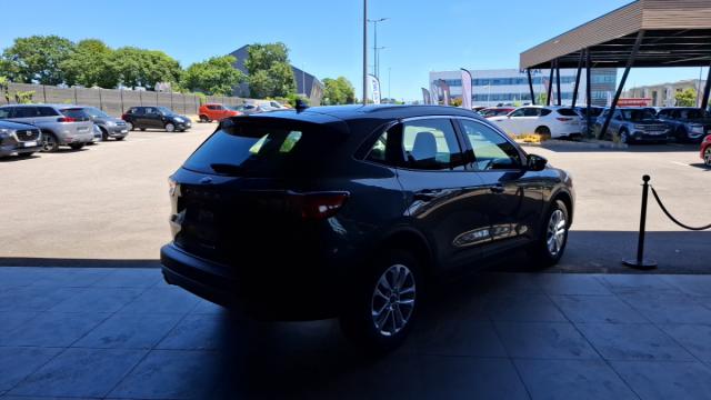 Ford Kuga image 3