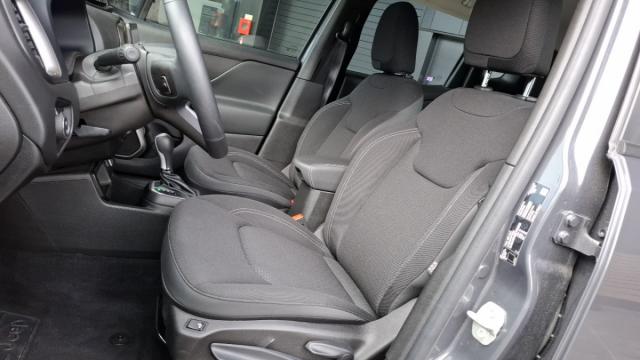 Jeep Renegade image 6