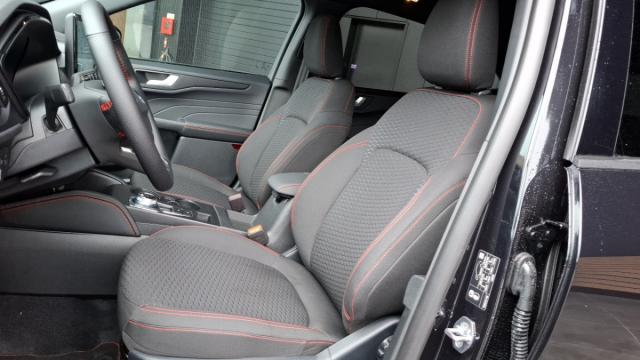 Ford Kuga image 3