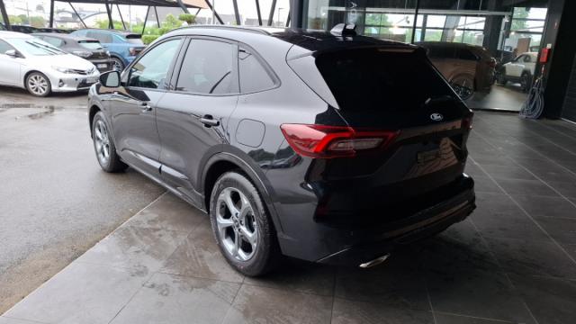 Ford Kuga image 5