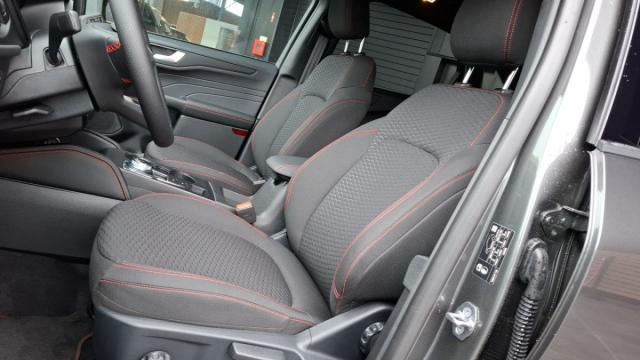 Ford Kuga image 6