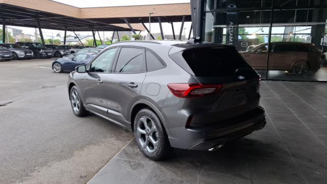 Ford Kuga image 7