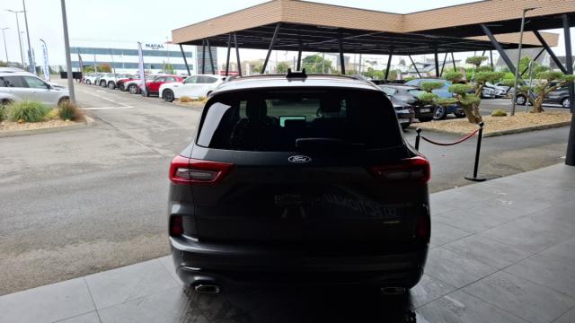 Ford Kuga image 1