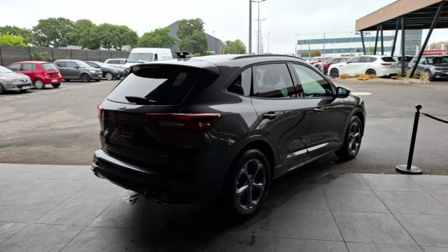 Ford Kuga image 3