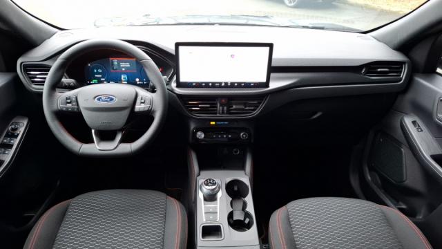 Ford Kuga image 8