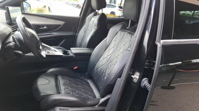 Peugeot 3008 image 2