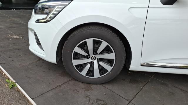 Renault Clio image 2