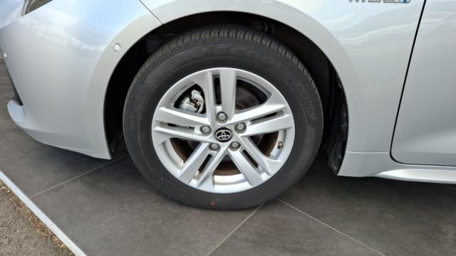 Toyota Corolla Touring Sports image 7
