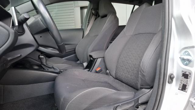 Toyota Corolla Touring Sports image 7