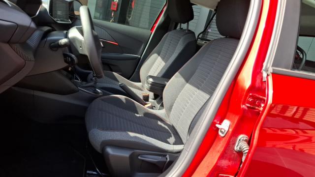 Peugeot 208 image 2