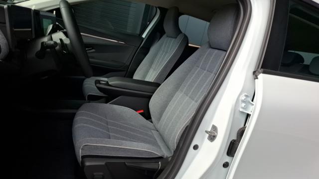 Renault Mégane E-Tech image 8