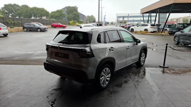 Suzuki S-Cross image 2