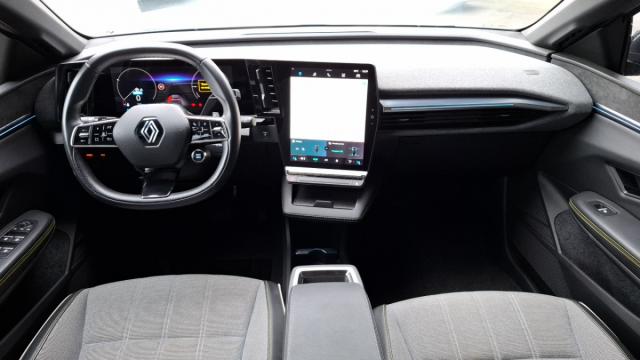 Renault Mégane E-Tech image 9