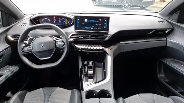 Peugeot 3008 image 2