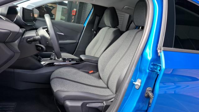 Peugeot 208 image 2