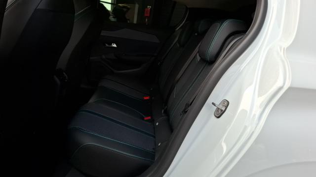 Peugeot 308 image 6