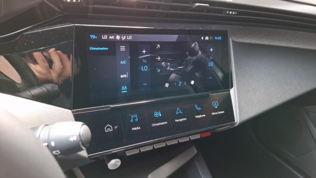 Peugeot 308 image 1