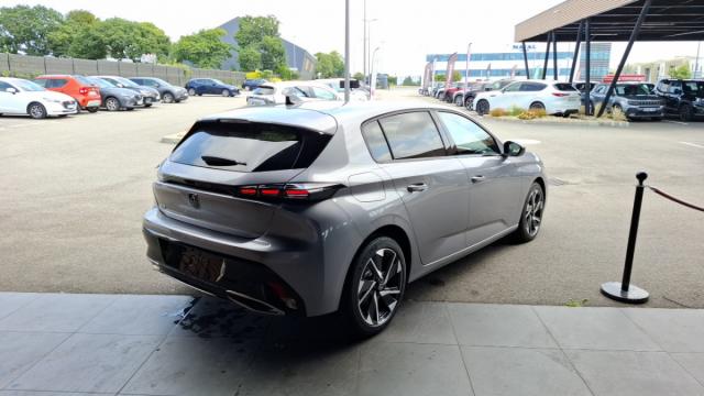 Peugeot 308 image 8