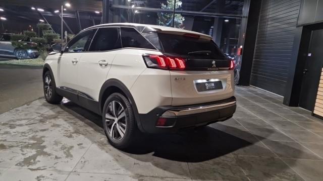 Peugeot 3008 image 2