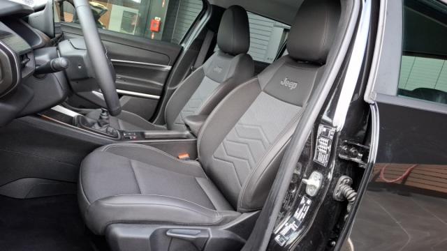 Jeep Avenger image 7