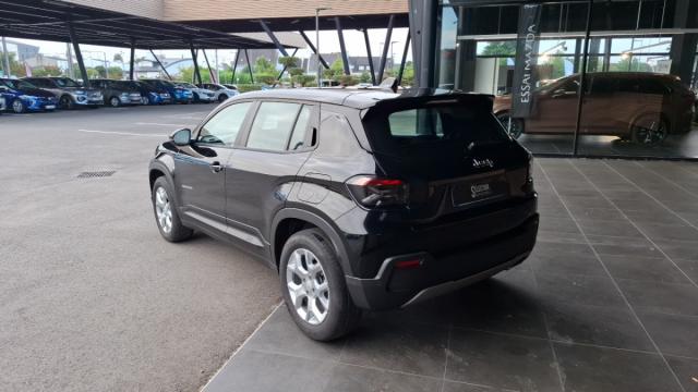 Jeep Avenger image 8