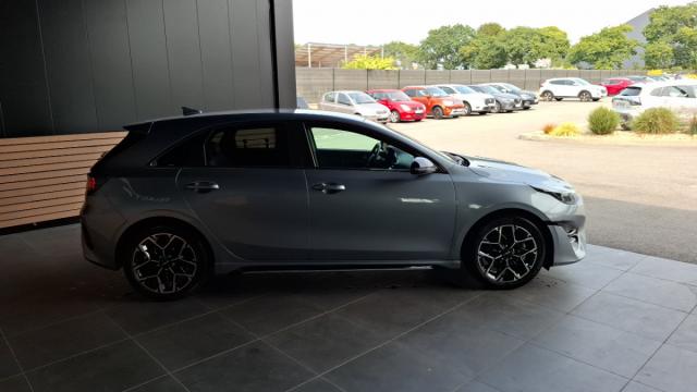 Kia Ceed image 9