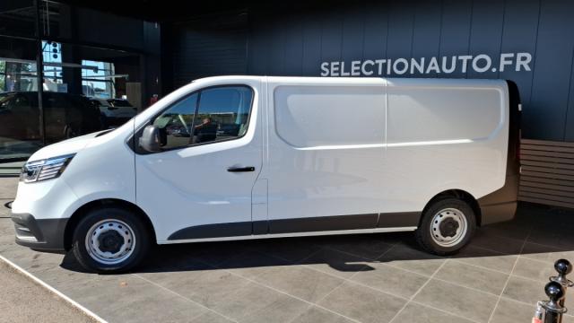 Renault Trafic image 1