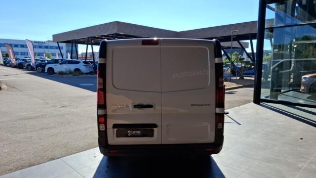 Renault Trafic image 2