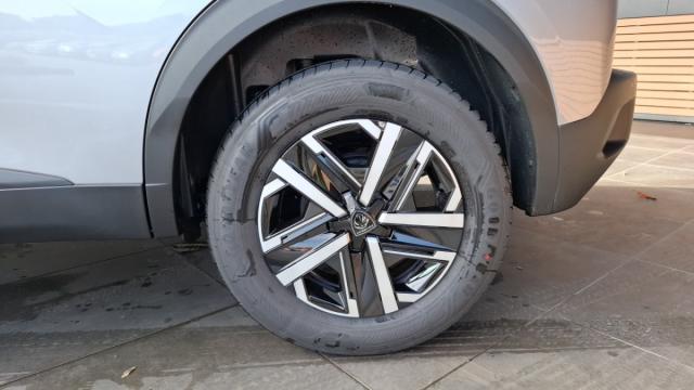 Peugeot 2008 image 8