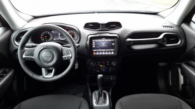 Jeep Renegade image 8