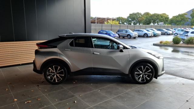 Toyota C-Hr image 9