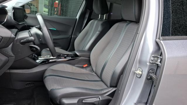 Peugeot 2008 image 6