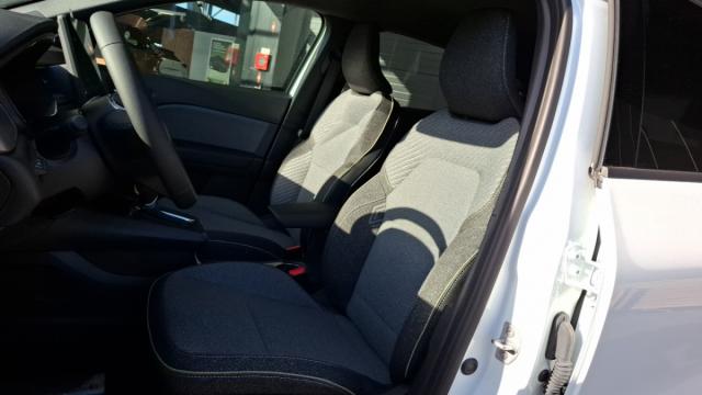 Renault Captur image 2