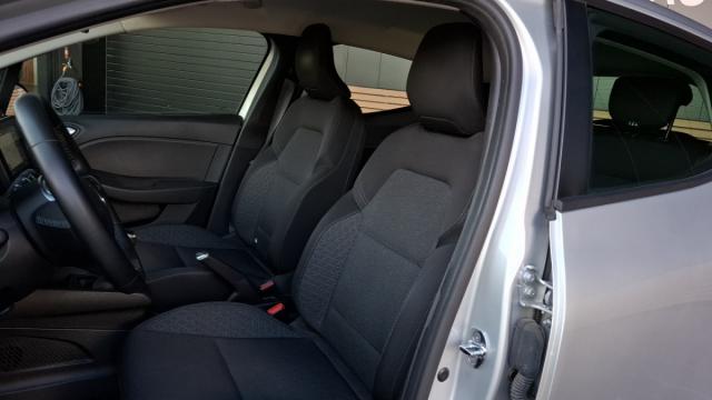 Renault Clio image 9