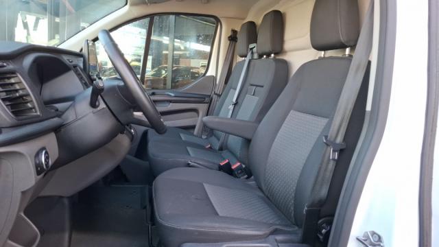 Ford Transit Custom image 2