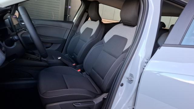 Renault Clio image 6