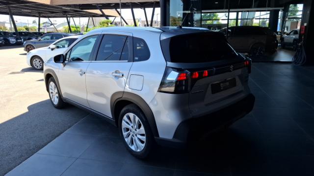 Suzuki S-Cross image 6