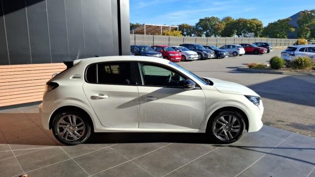 Peugeot 208 image 9