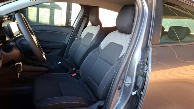 Renault Clio image 9