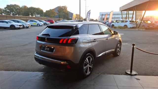 Peugeot 3008 image 2