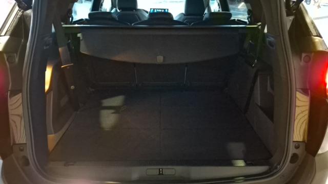 Peugeot 5008 image 3