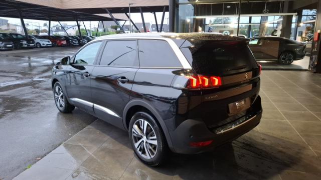 Peugeot 5008 image 2