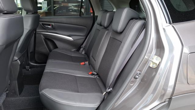 Suzuki S-Cross image 2