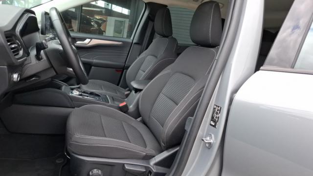 Ford Kuga image 3