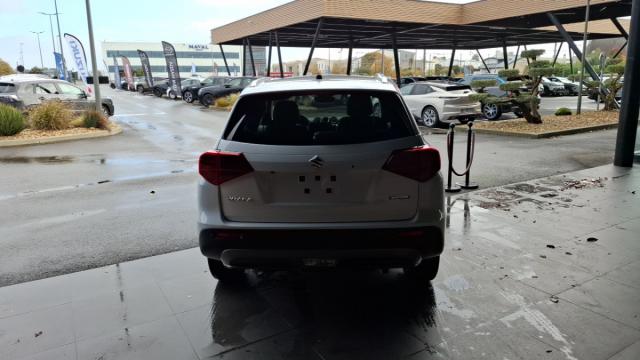 Suzuki Vitara image 6