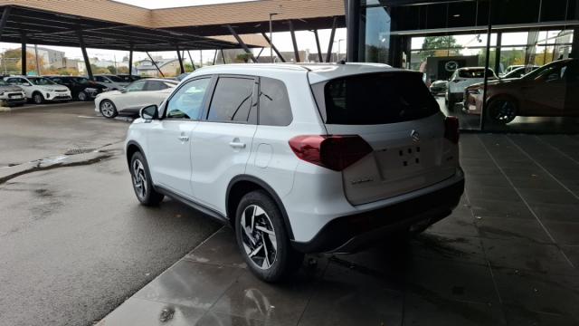 Suzuki Vitara image 8